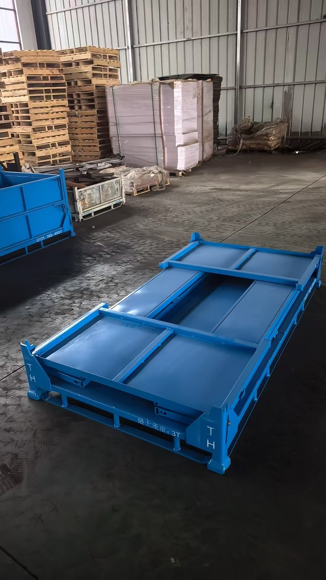 Metal logistics box